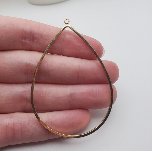 Versatile‎ and trendy teardrop openwork necklace pendant - Picture 1 of 1